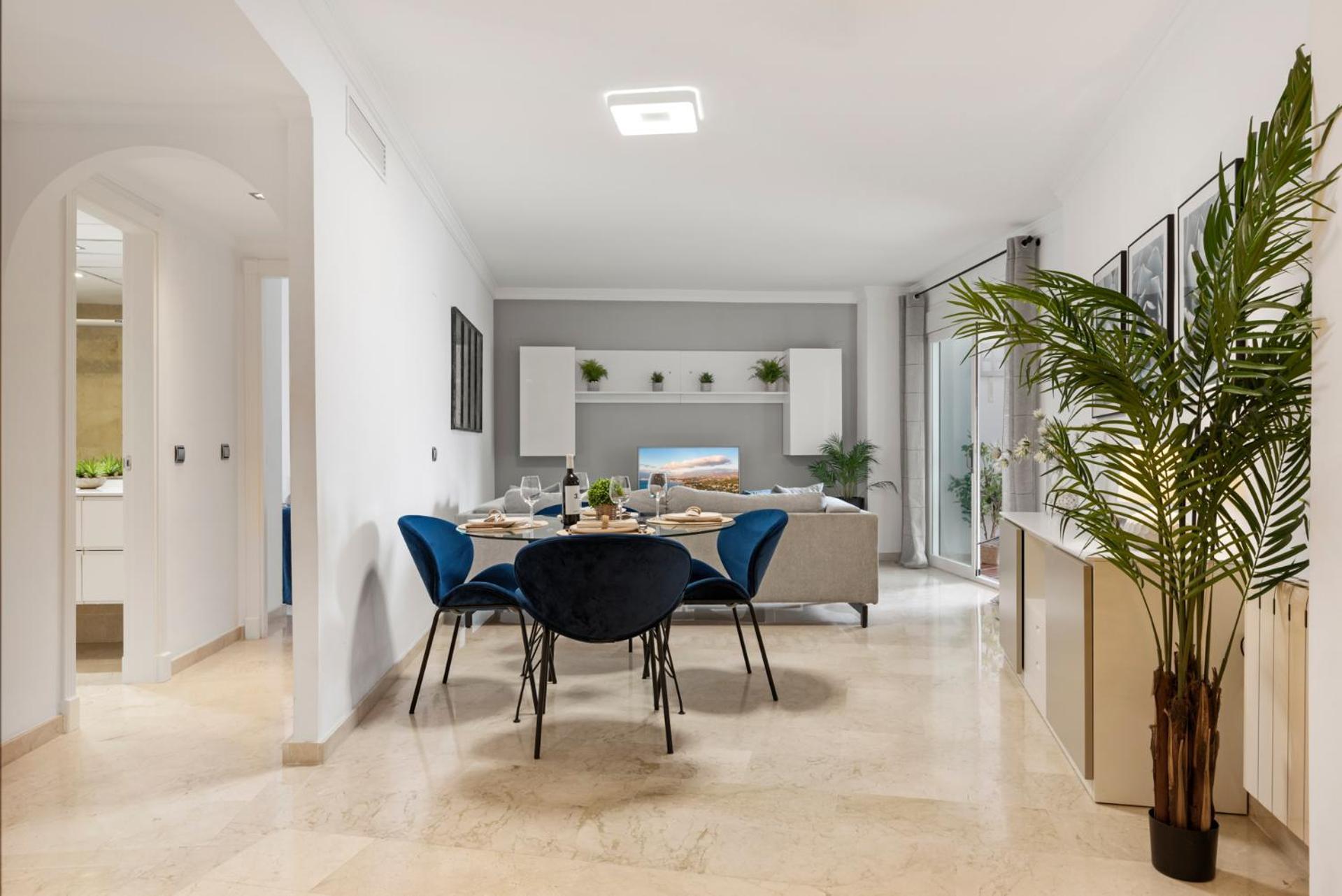 Cozy At Location Apartment